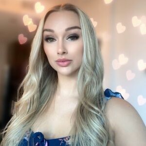 Meet your Posher, Danika